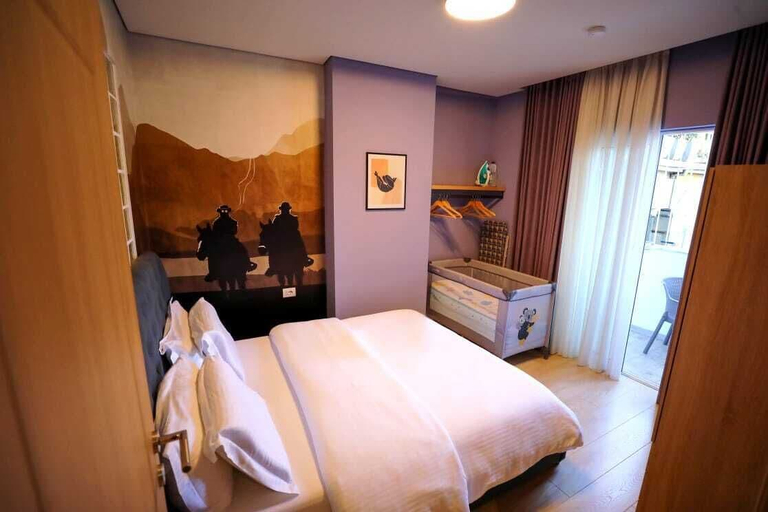 Room 4, Arkle Apartment 9, Tiranës