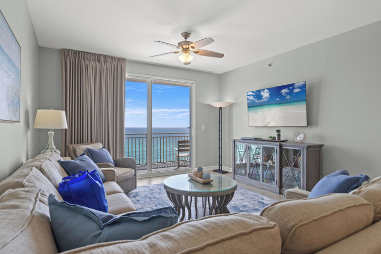 Living area 3, Sandy Toes Retreat! Beachfront Fun at Splash Resort! Sleeps 6, Bay