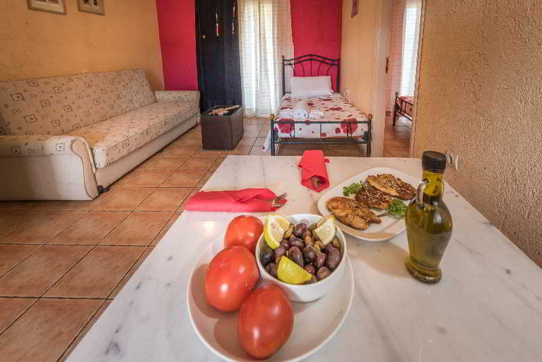 Food & Drinks, Pension Porto Tsi Ostrias, Ionian Islands