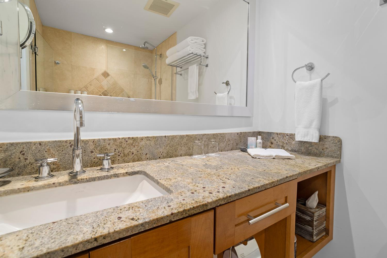 Bathroom, Harbour Village Beach Club
