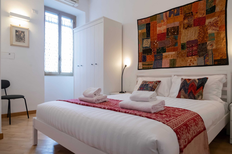 Room 2, Casa Sai, Rome