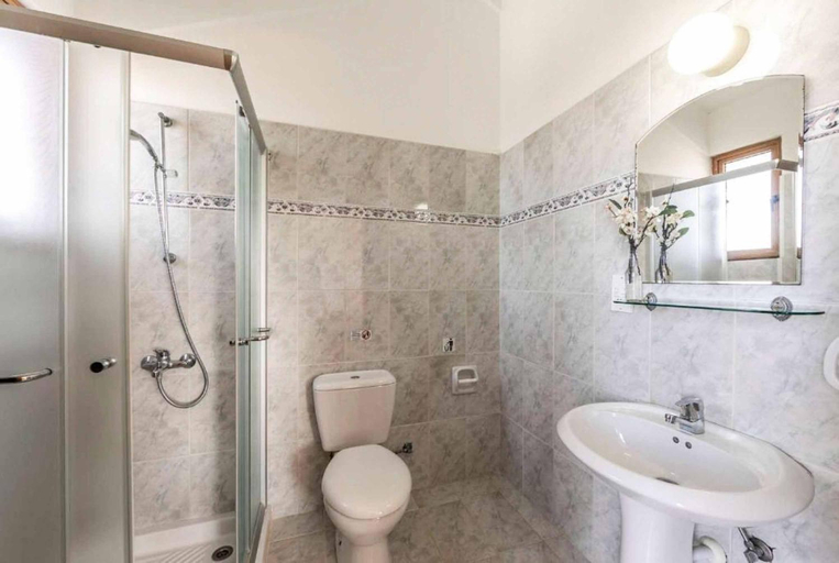Bathroom 3, Villa Antonis