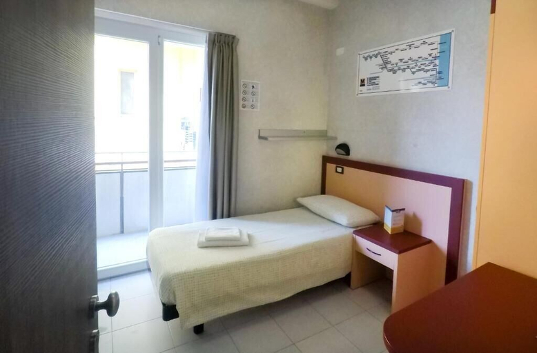 Bedroom 4, hotel elba, Rimini