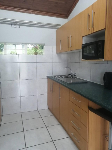 Kitchen 5, Panaroma home Nineteen, Ehlanzeni