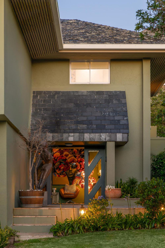 Exterior view 4, Luxury Camps Bay 5 Star w Gym Pool Kinvara Villa, City of Cape Town