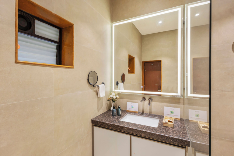 Bathroom 3, ELIVAAS Lush Villa 6BHK Pet-Friendly, Nashik