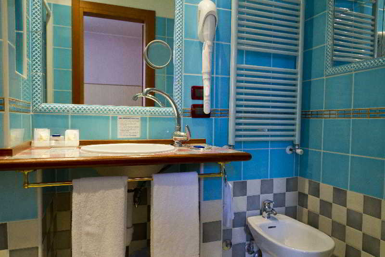 Bathroom 2, Atlanta Augustus, Venezia