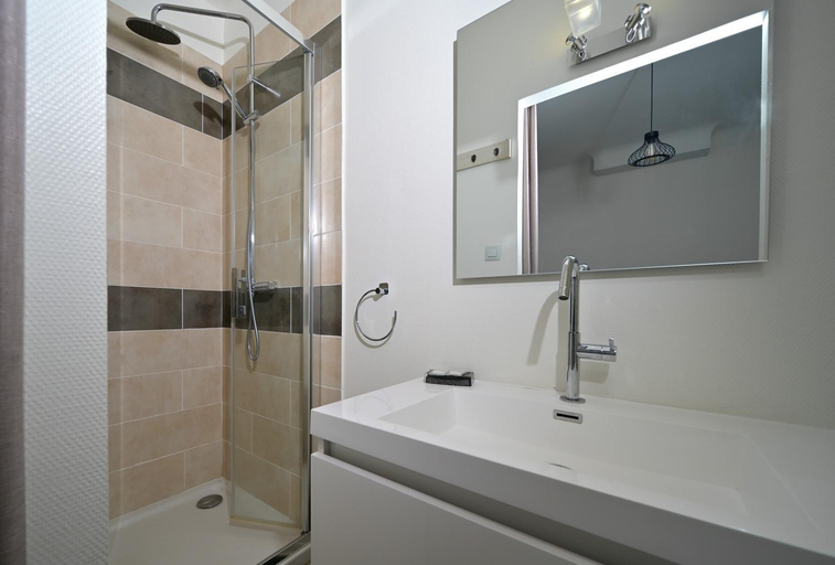 Bathroom 2, Jolie chambre au calme a Auzat, Ariège