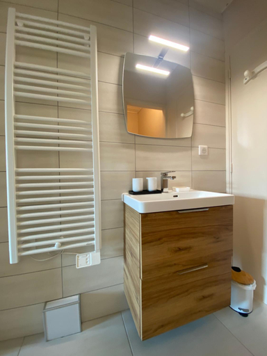 Bathroom 2, L'Oustal des Domes, Puy-de-Dôme