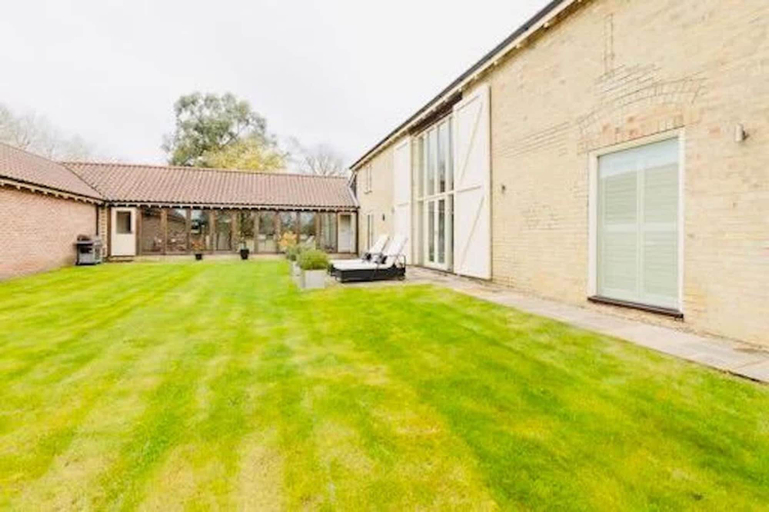 Room 5, TYE Barn 5BR With Games Room Pet Friendly, Cambridgeshire