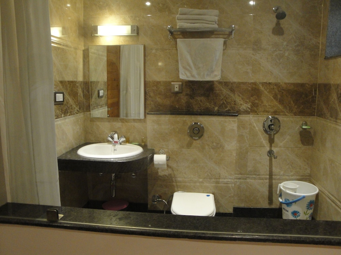 Bathroom, The Urmi, Dehradun