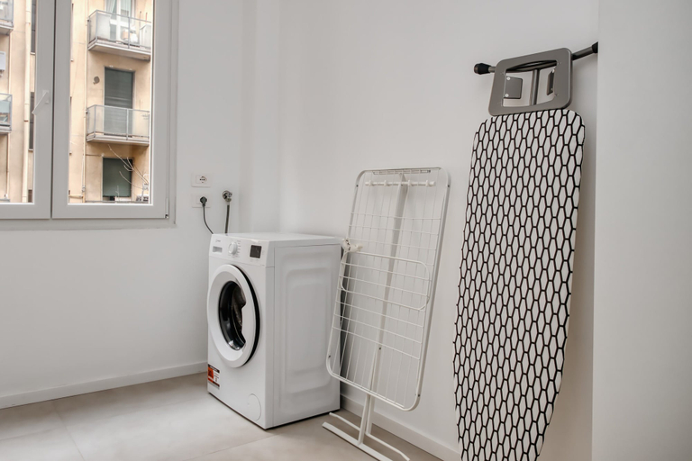 Others 5, Beautiful apt with 2 balconies, Milano