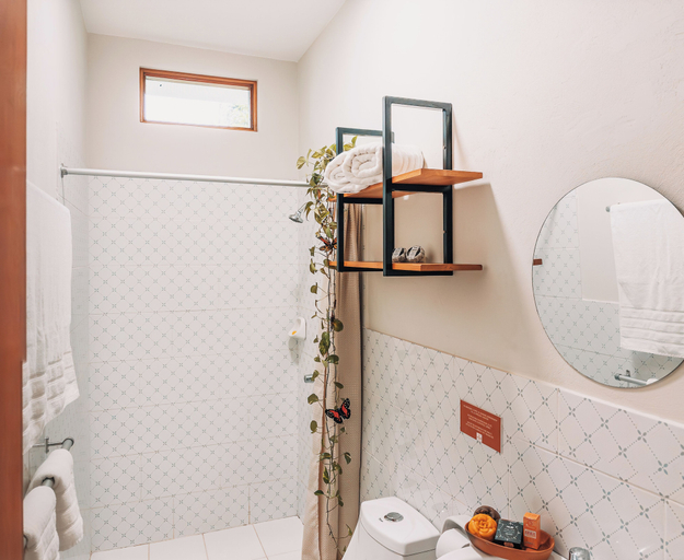 Bathroom 5, Taki Tambo Lodge, San Martín