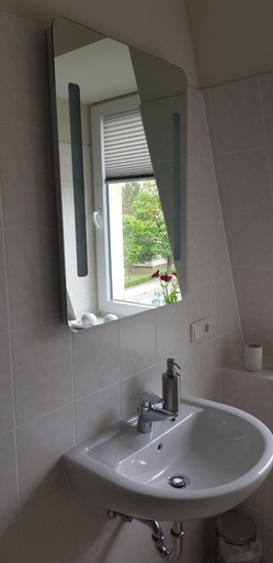 Bathroom 4, Apartment on the Elbe Ferry - Apartment for 2 - 3 People, Dresden