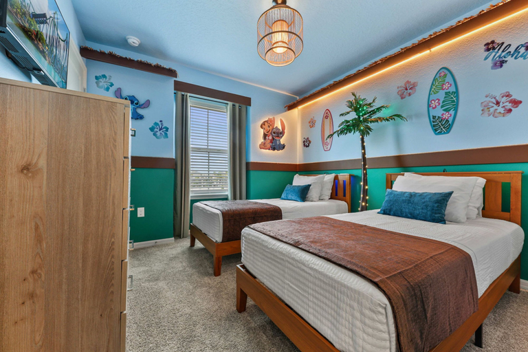 Room 3, 5BR End-unit w Pool Themed Rooms Gameloft 16225, Lake