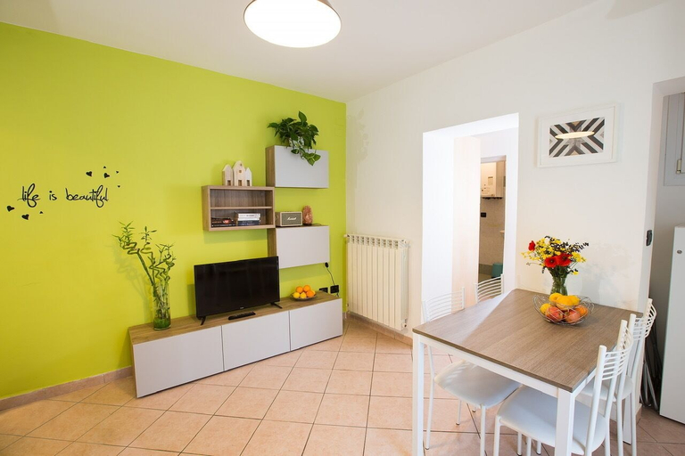 Living area 4, Santorsola Apartment, Bologna