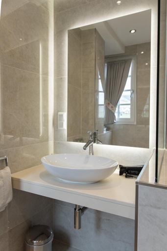 Bathroom 2, Altes Zollhaus, Cochem-Zell