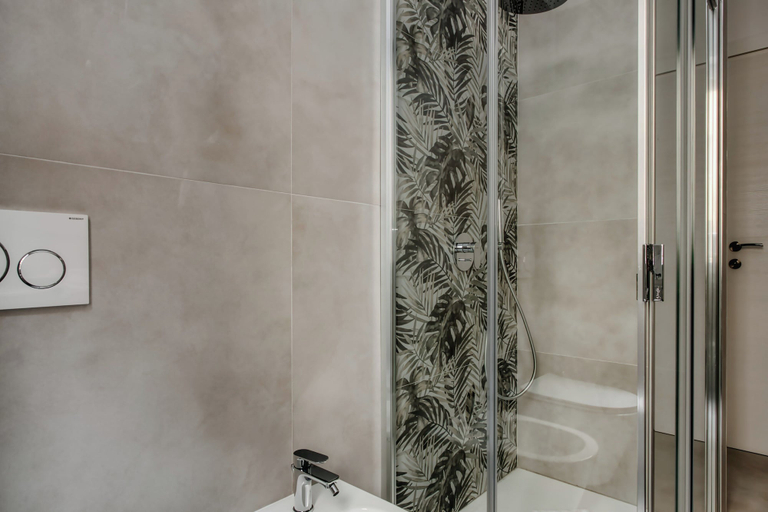 Bathroom 3, Beautiful apt with 2 balconies, Milano