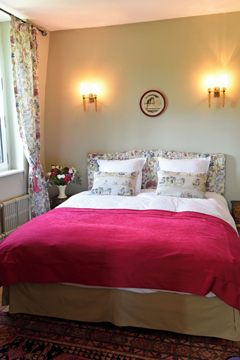Bedroom 3, Chateau le Quesnoy, Oise