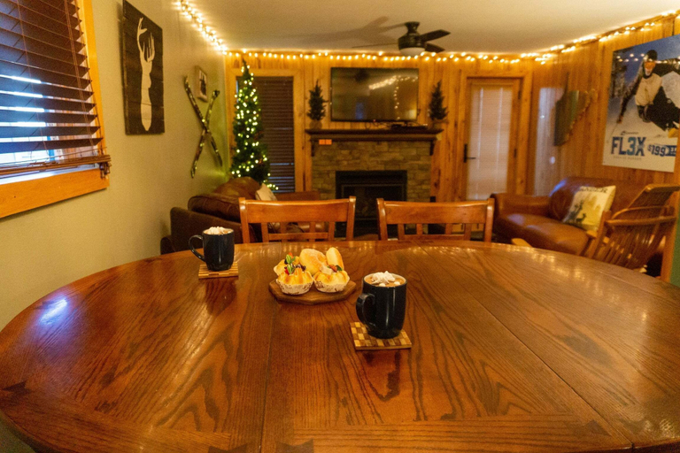 Room 3, Powderidge 7 Slopeside Unit - 2 Br Pet Friendly, Pocahontas