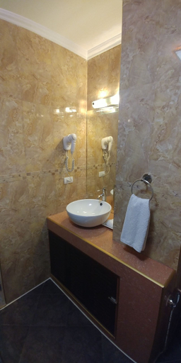 Bathroom, Cebu Dulcinea Mactan Airport Hotel, Lapu-Lapu City