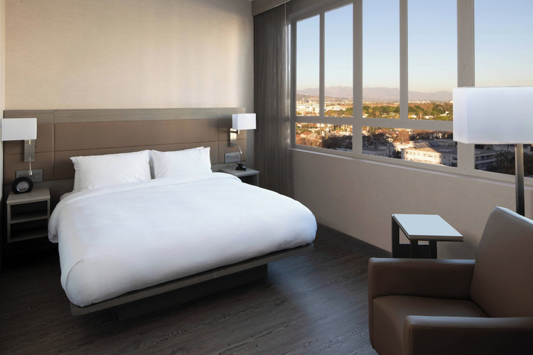 Bedroom 3, AC Hotel by Marriott Beverly Hills, Los Angeles