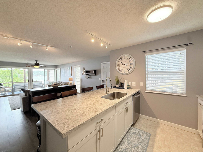 Private kitchen 5, Lakefront Vibes Waterfront Pool!, Camden