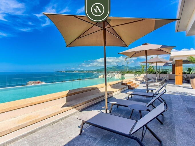 Pool 3, New 1 BR Condo With Amazing Rooftop Pool - Jacuzzi, Compostela