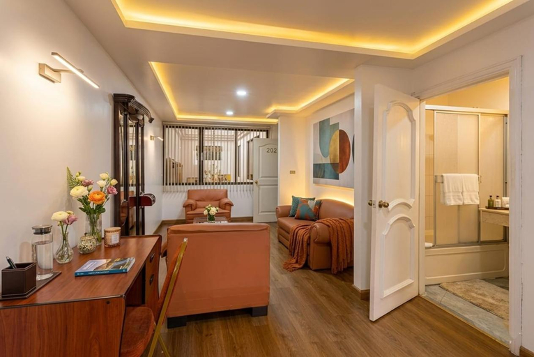Others 5, Hotel Cordero, Cuenca