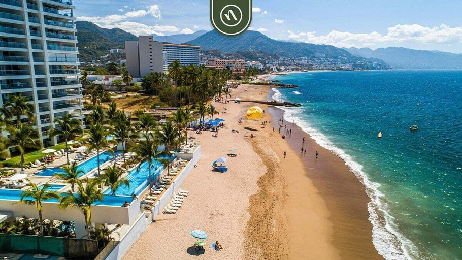 Beach 4, Oceanview Studio - King Bed - Pools - Beachclub, Puerto Vallarta