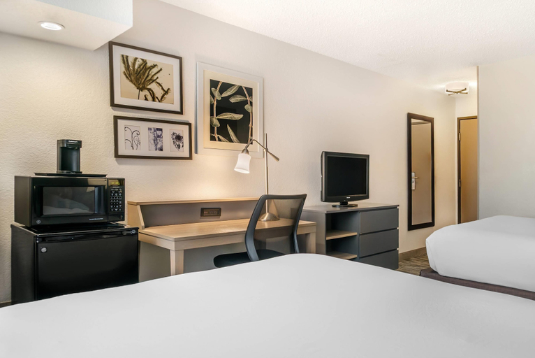 Bedroom 4, Country Inn & Suites by Radisson, Frederick, MD, Frederick