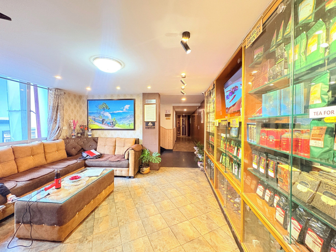Lobby sitting area 2, Near Mall Rd Hotel Himalayan Retreat, Darjiling