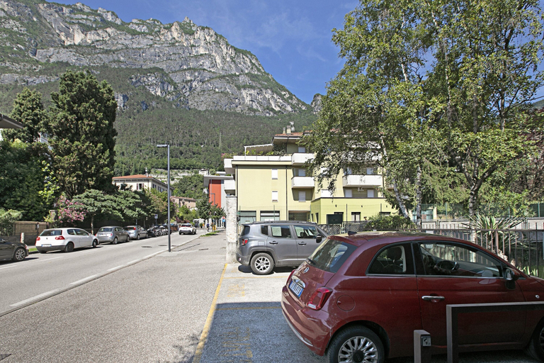 Others 4, Breath of Lake Garda Apartment, Trento