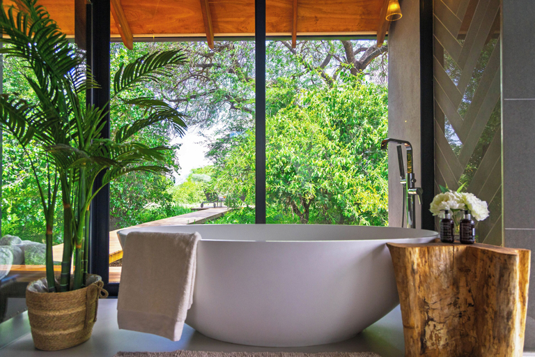 Bathroom 4, Villa Nsovo, Mopani
