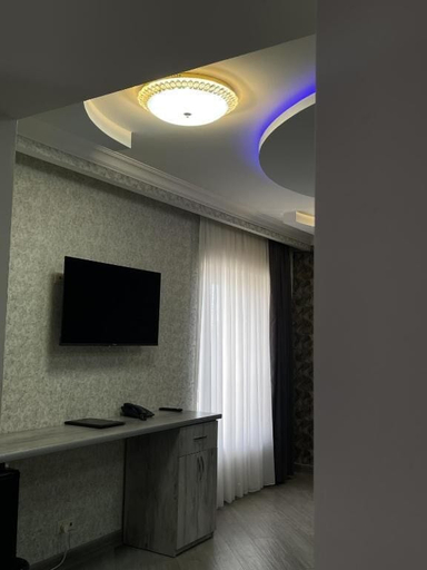 Others 5, Aparan Hotel