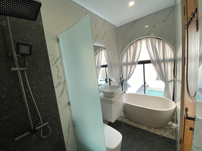 Bathroom 4, Numar Villas Jogja, Sleman