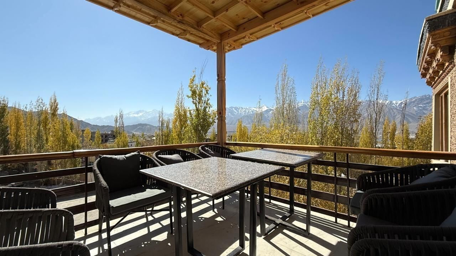 Outdoor dining 3, Kashi Ganga Inn, Leh