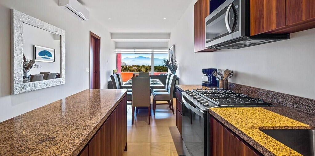 Private kitchen 2, Equipped 3BR House - Pool - Gym - 5 min to Beach, Compostela