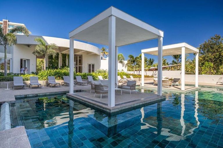 Pool 3, MIO Residences 306 C, Compostela