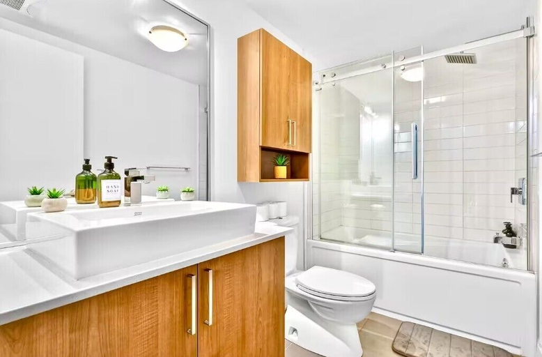 Bathroom 3, The District Hotel, Toronto