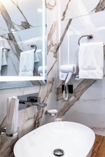 Bathroom 5, Duka's Boutique Hotel, Sarandës