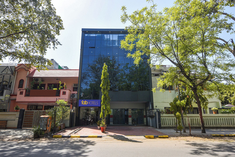 Front of property, Fabhotel Celebrity Inn, Delhi