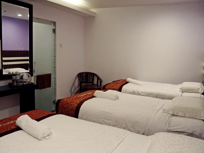 Bedroom 2, Hotel Kristal, Perak Tengah