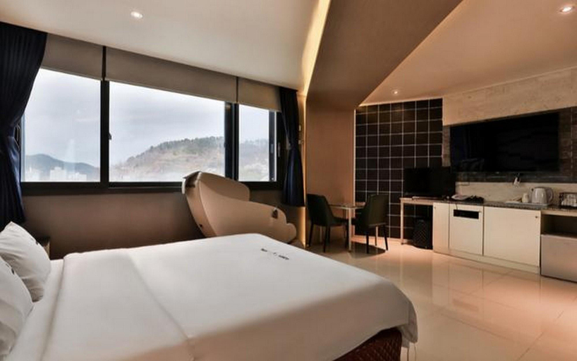 Bedroom 3, Yeongdeok Gangguhang Cloud Hotel, Yeongdeok