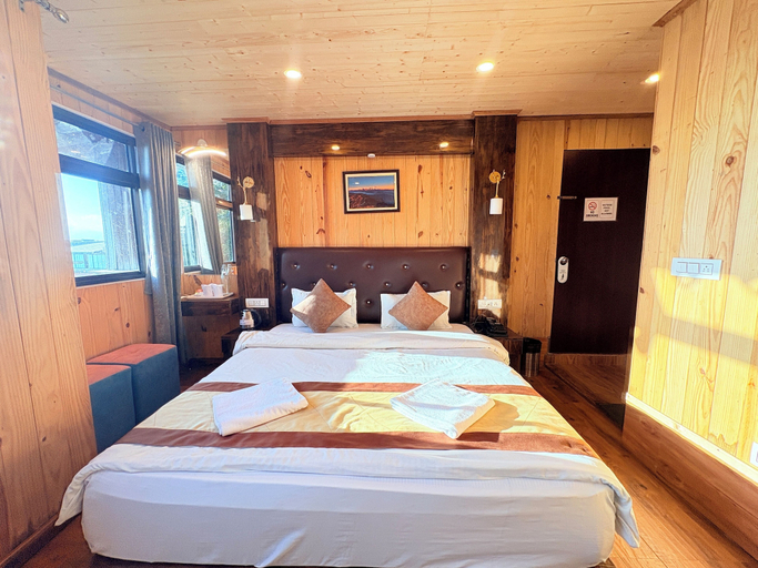 Room 5, Near Mall Rd Hotel Himalayan Retreat, Darjiling