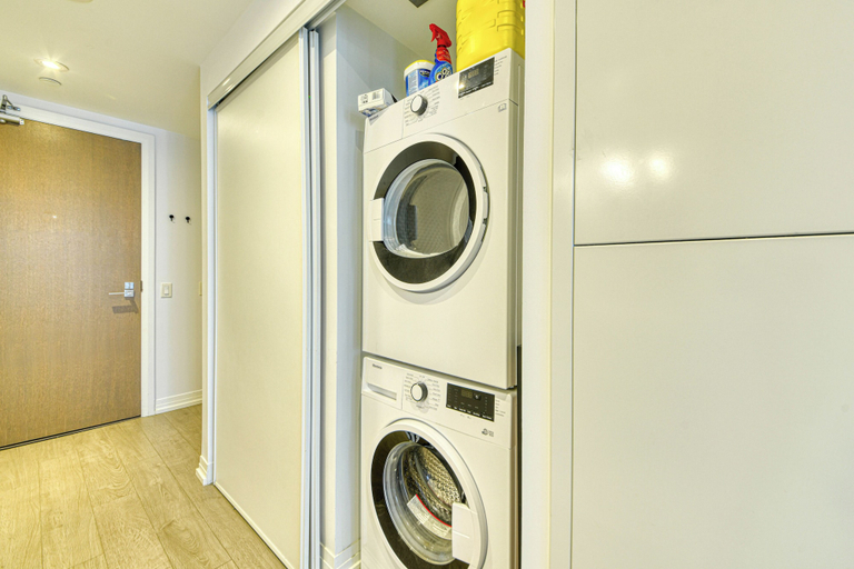 Laundry 5, Fillmore Downtown Suites, Toronto