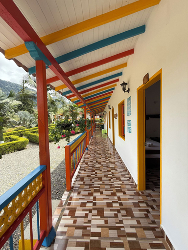 Others 5, Hosteria El Paraiso, Jardín