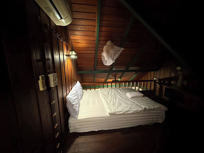 Room 5, 502 Serene Teak Boutique Apartments, Muang Chiang Mai