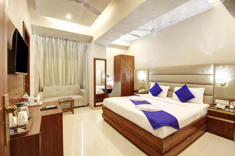 Bedroom 3, Marks Hotel & Banquet, Gautam Buddha Nagar