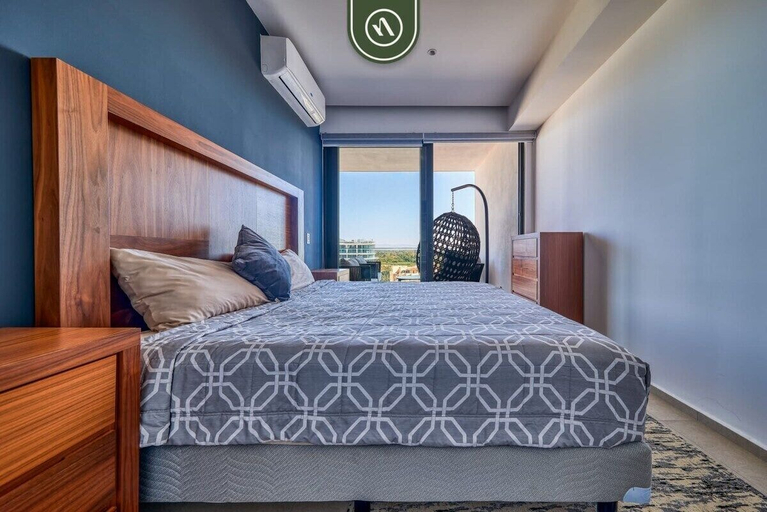 Room 5, Oceanfront 2BR Condo -private Balcony - Beach, Compostela